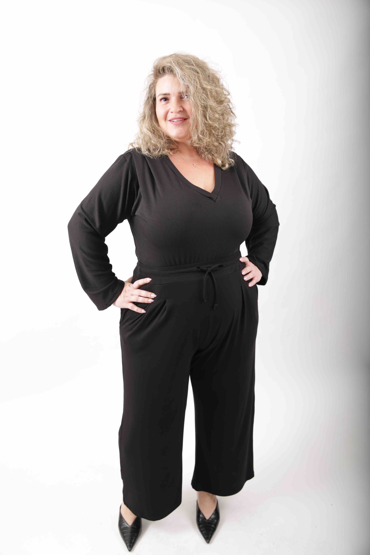 טישירט לא מורידה - שחור דמוי קורדרוי