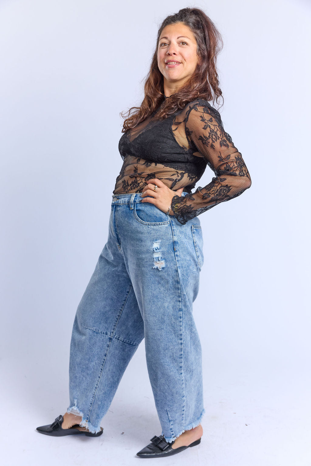 חולצת לולו - שחור תחרה פראית