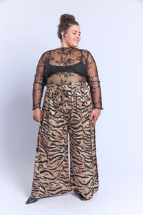 מכנסי לולה- מנוזברה ואפל