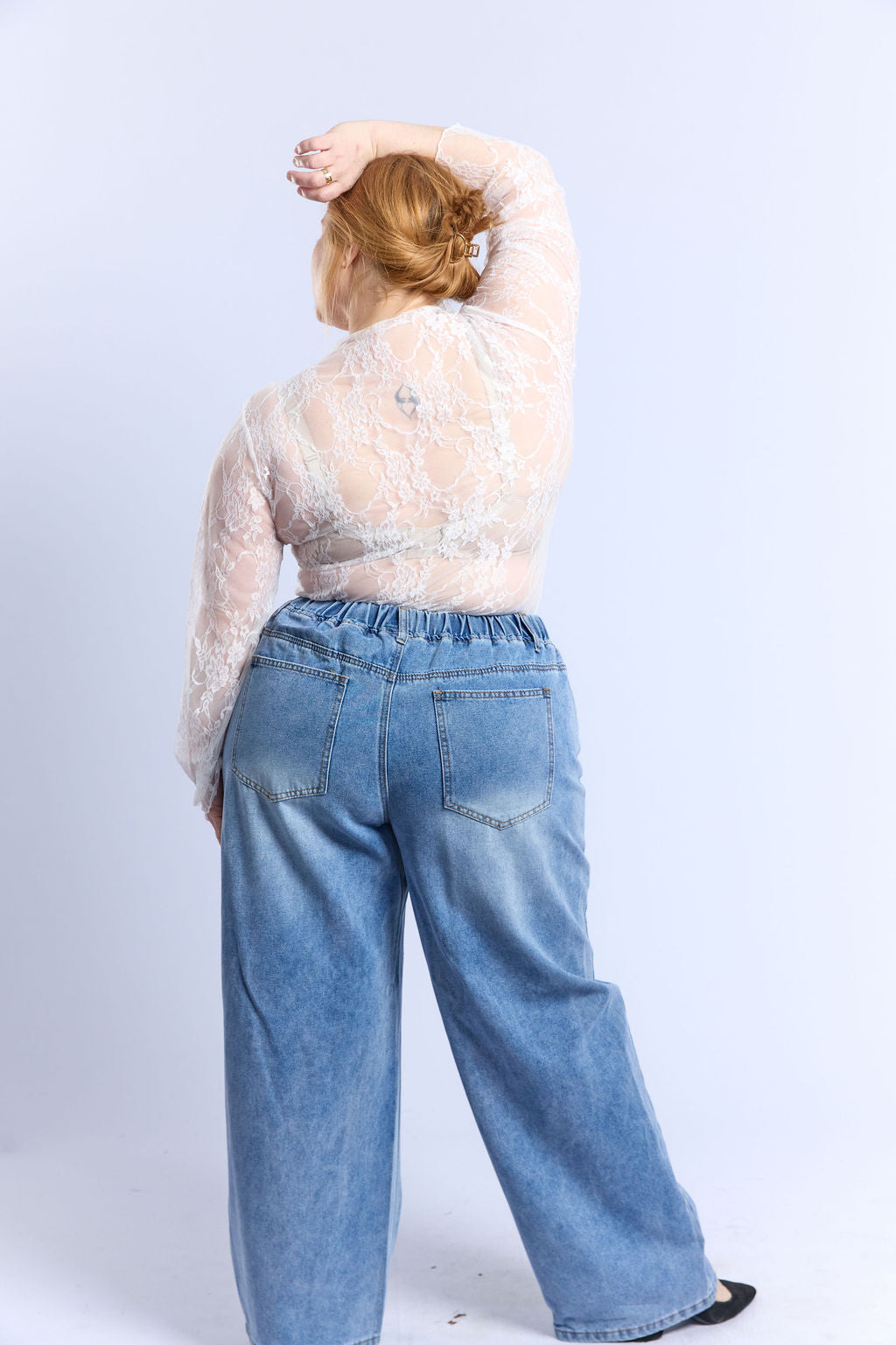 חולצת לולו - תחרה לבן