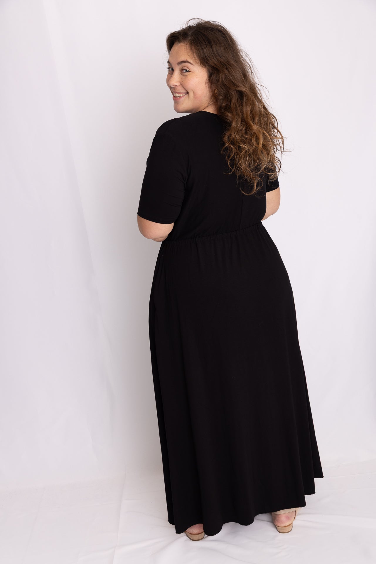 שמלת אני נינה - שחור טריקו