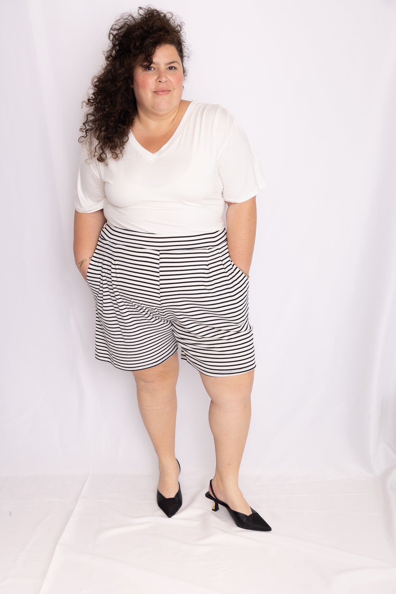 טישירט חרשנית -לבן