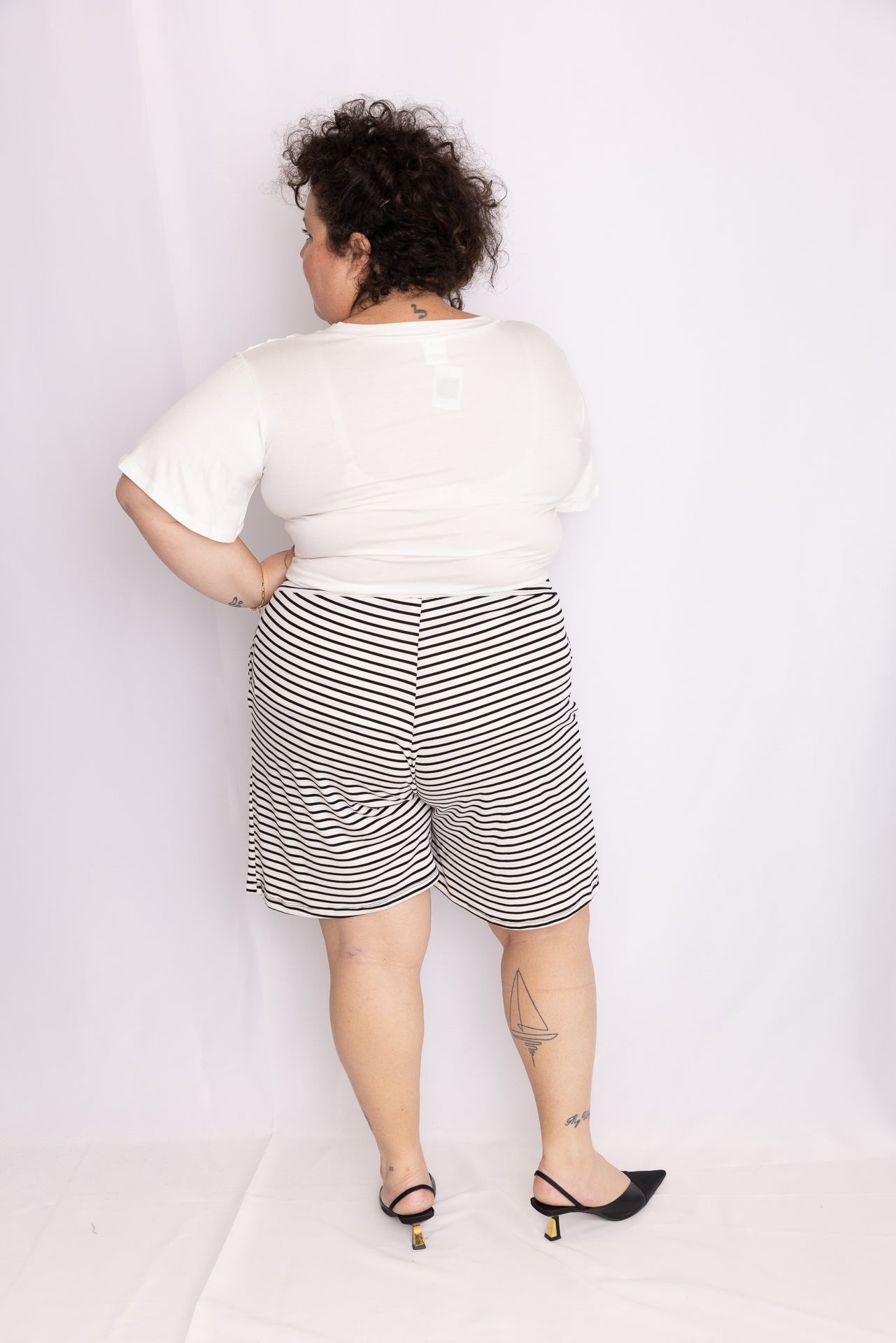 טישירט חרשנית -לבן