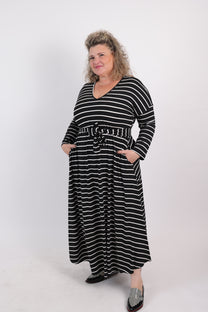 שמלת תכבסי לפעמים - פסים שחור לבן