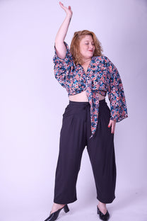 מכנסי המשפיענית - שחור טריקו