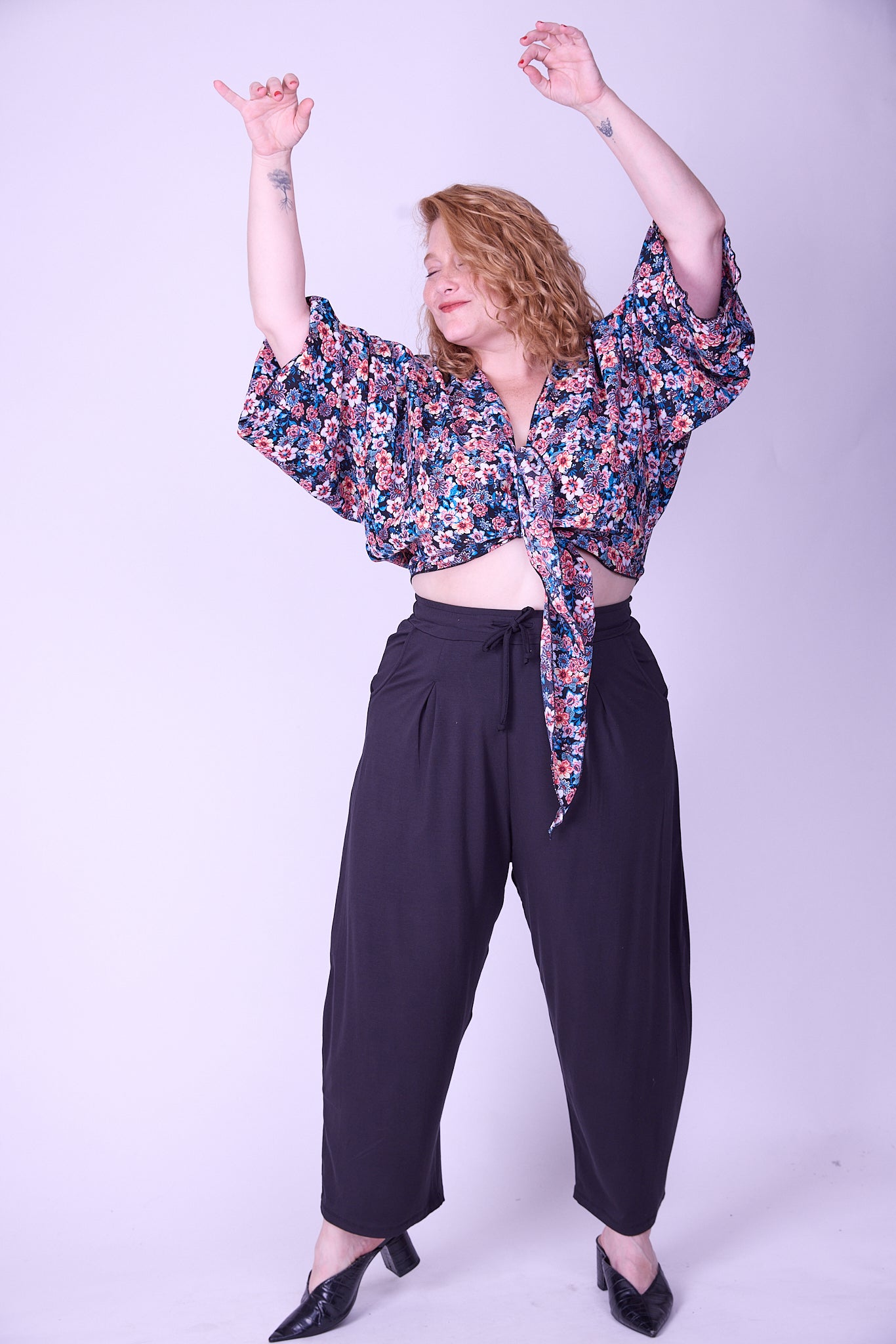 מכנסי המשפיענית - שחור טריקו