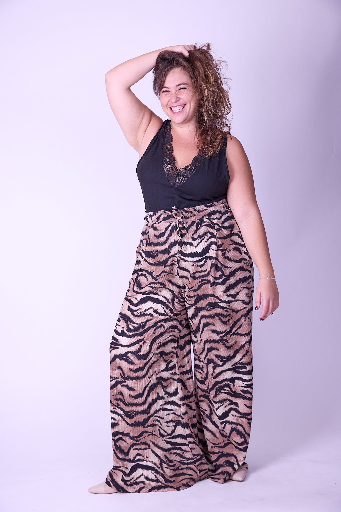 מכנסי מולי - מנוזברה ואפל