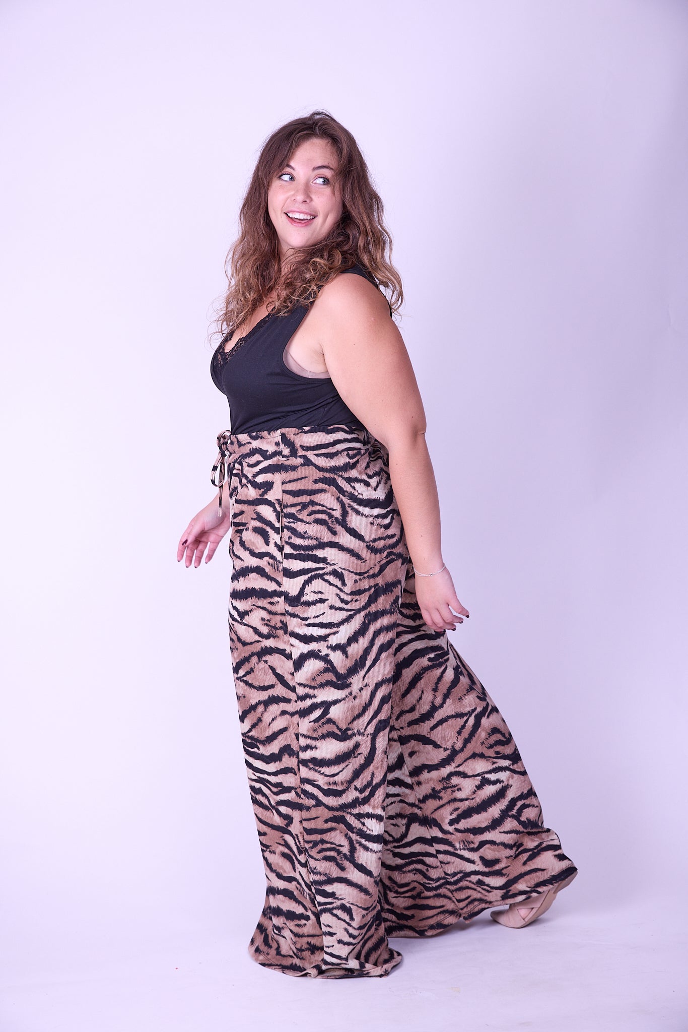 מכנסי מולי - מנוזברה ואפל