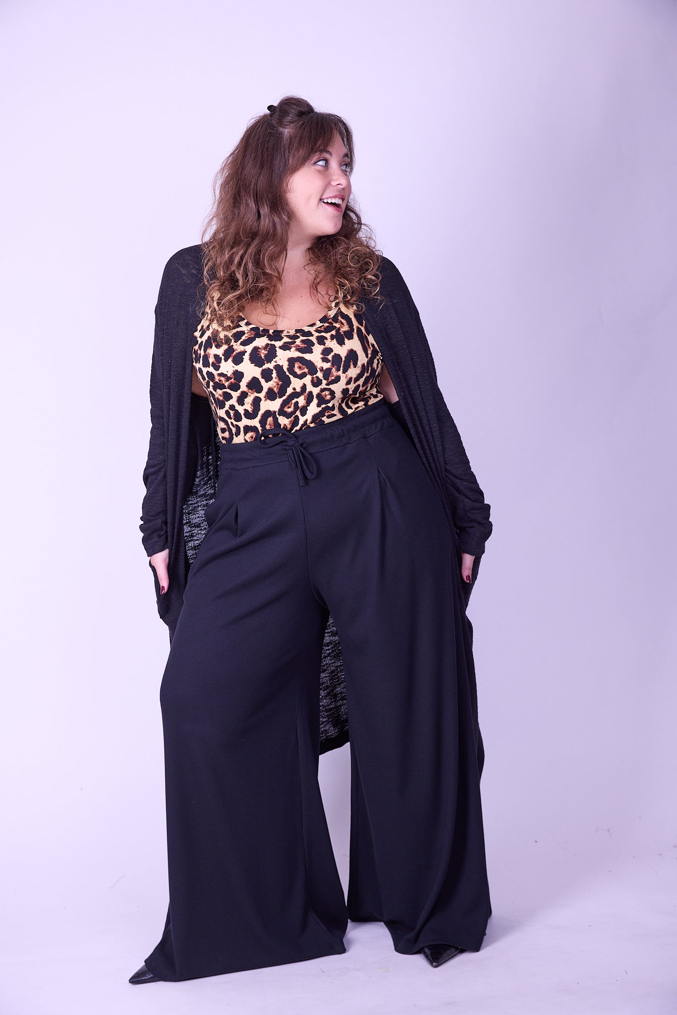 מכנסי מולי - שחור ואפל