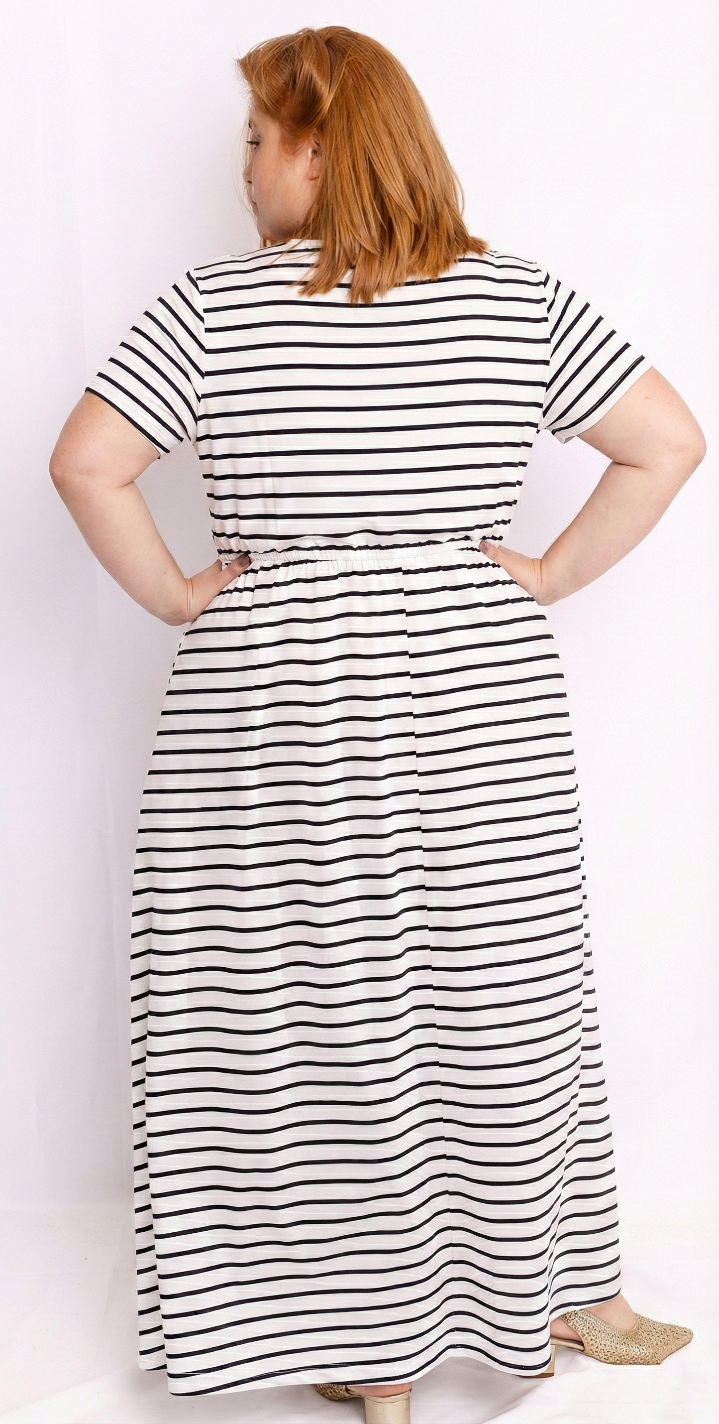 שמלת פיופה- פסים שחור לבן