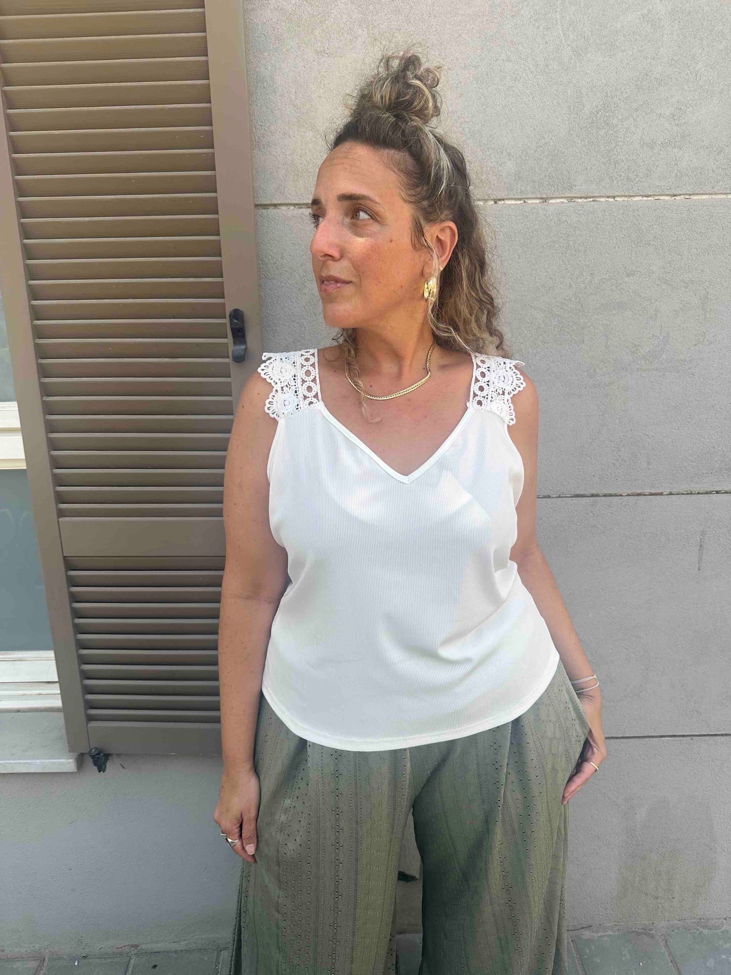 גופיית ריטה - לבן