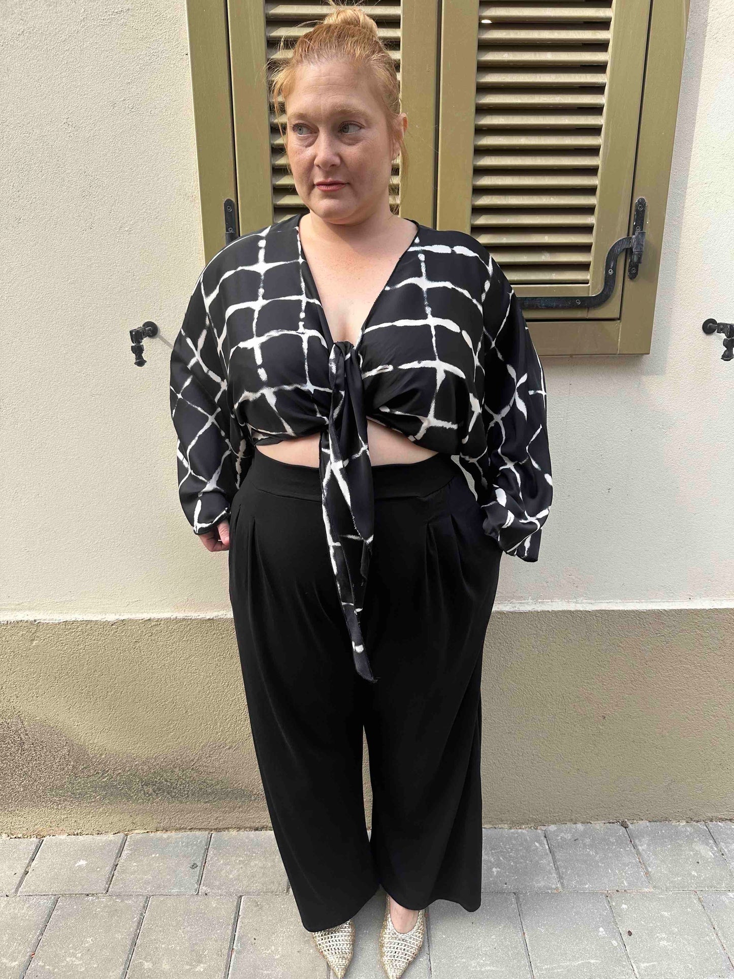 עליונית גם וגם - שחור לבן ריבועים