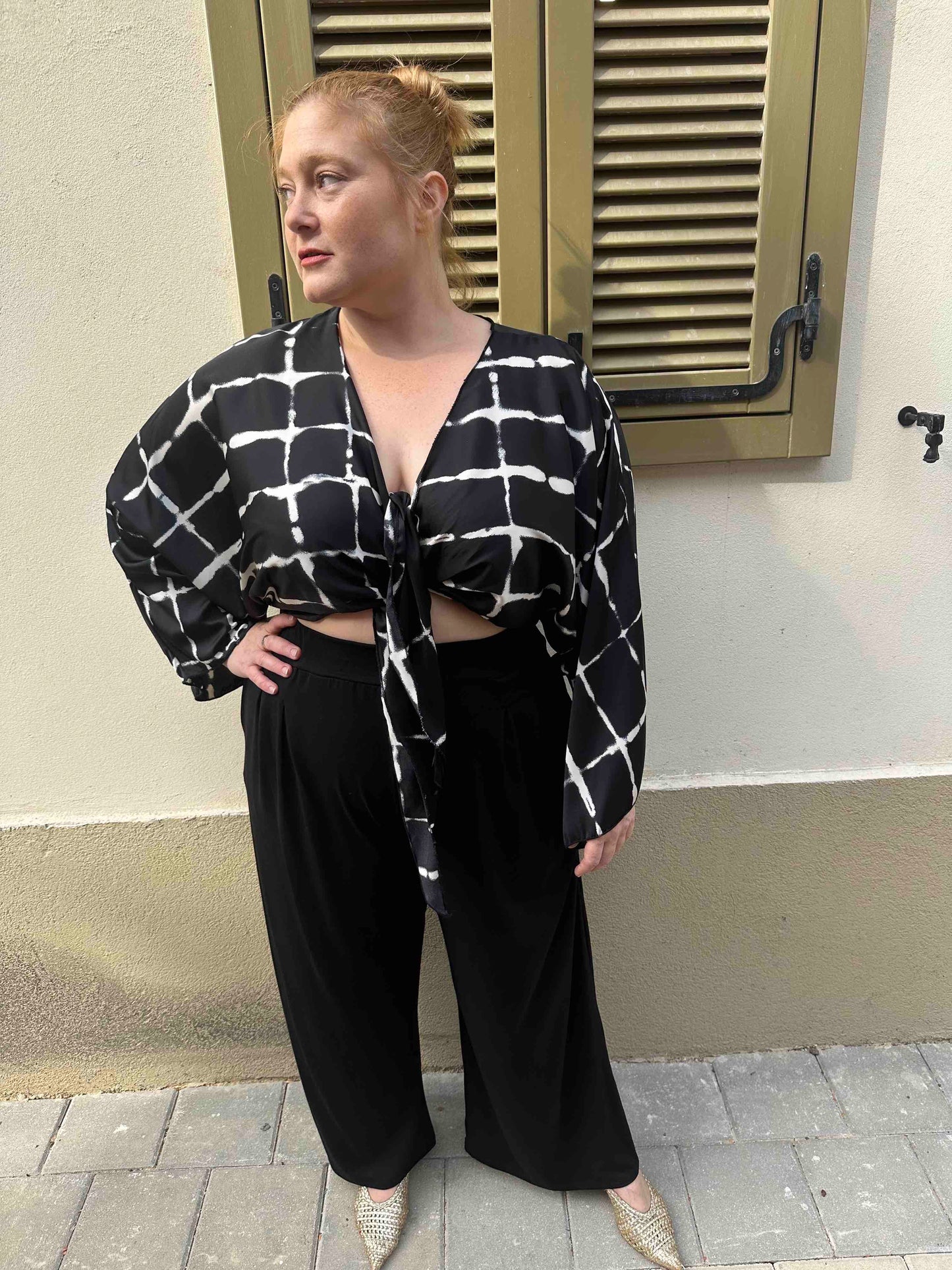 עליונית גם וגם - שחור לבן ריבועים