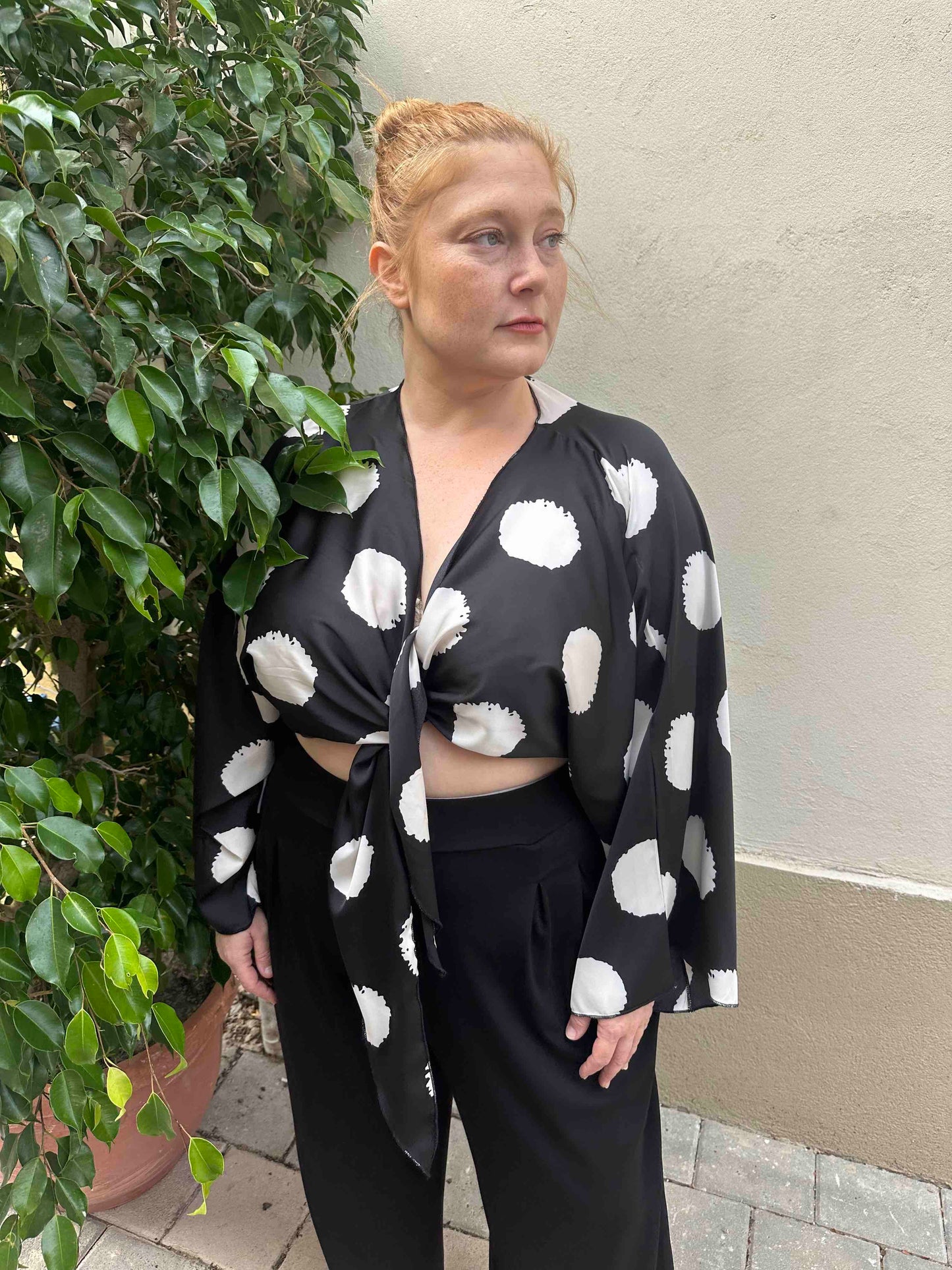 עליונית גם וגם - שחור לבן עיגולים