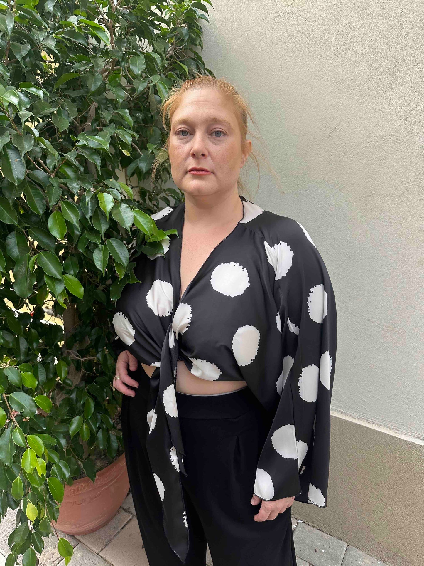 עליונית גם וגם - שחור לבן עיגולים