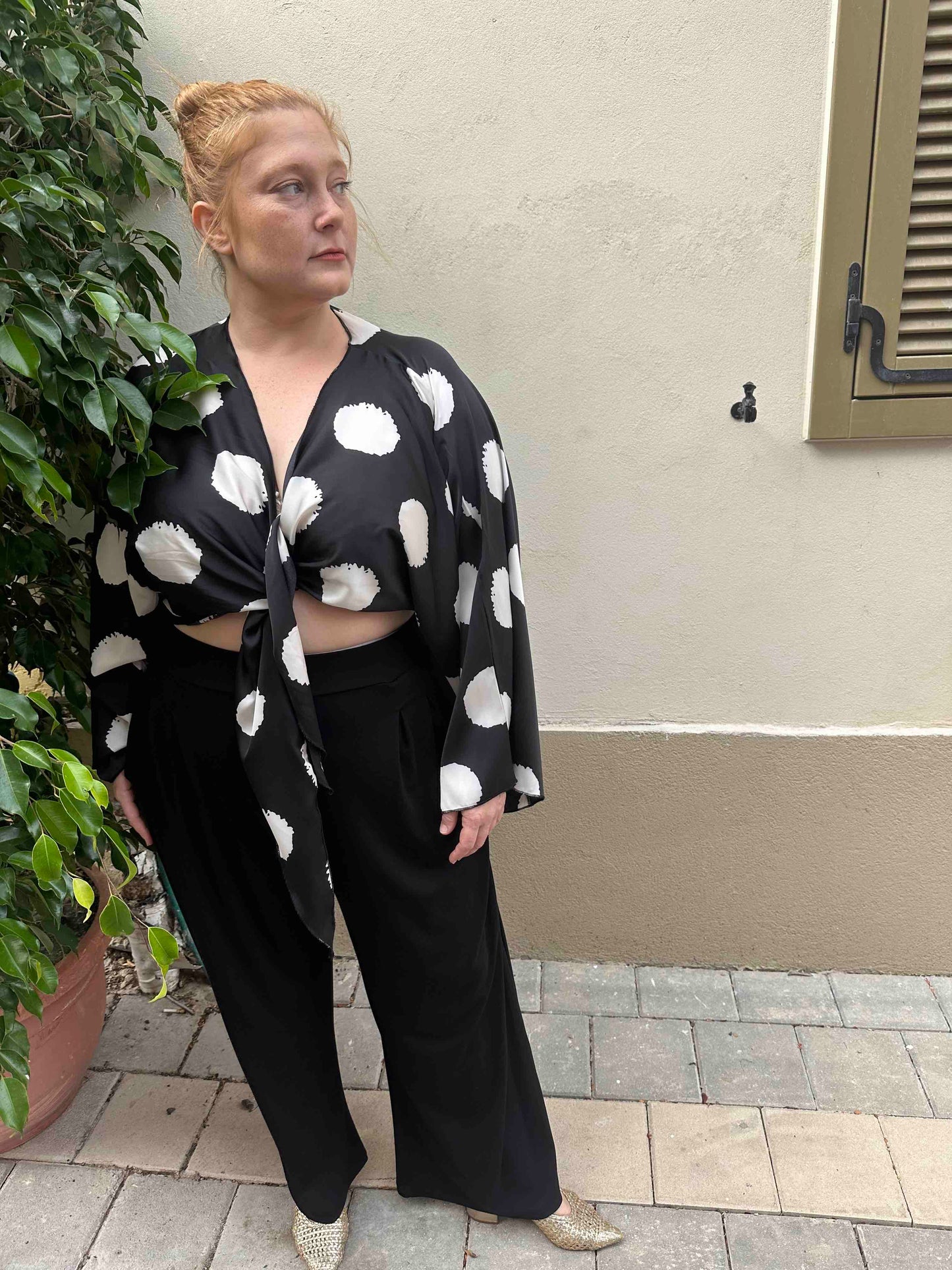 עליונית גם וגם - שחור לבן עיגולים