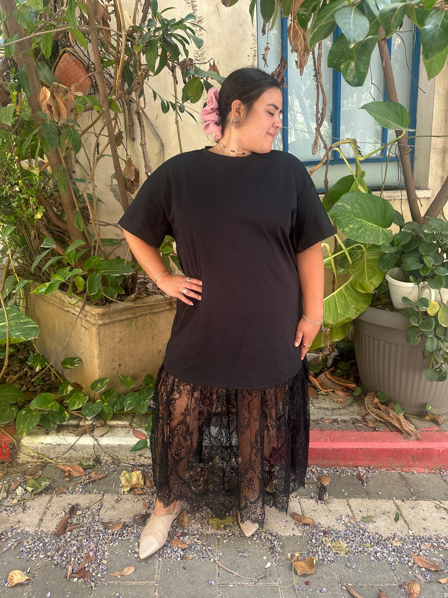 שמלת בוניטה - שחור תחרה