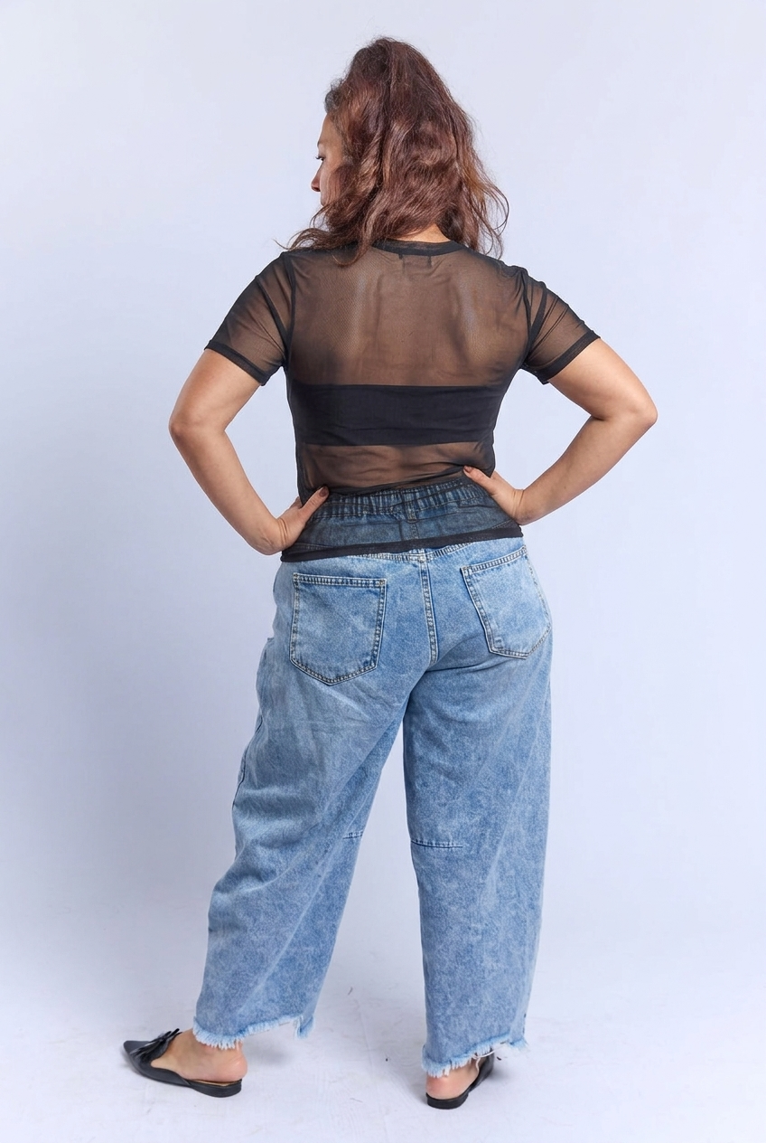 חולצת רואים לך - שחור