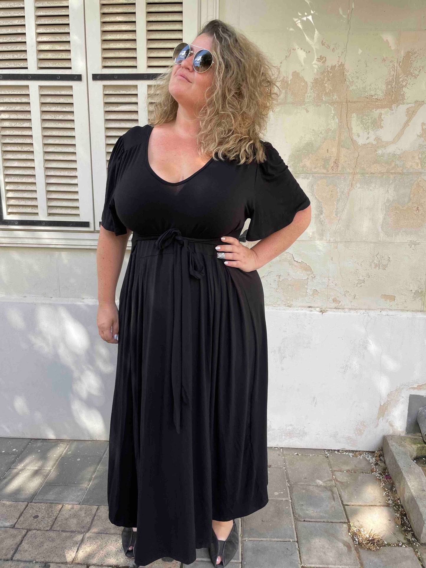 שמלת אהובי בדרך - שחור טריקו